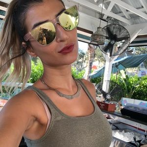 Meet your Posher, Megan